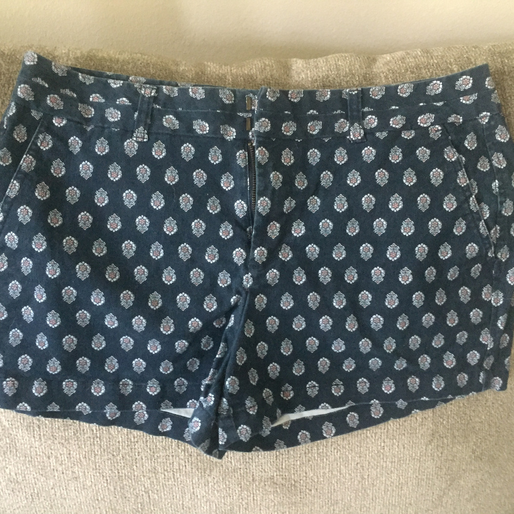 Gap Khakis 3" inseam Shorts